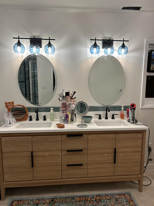 763 3-Light Vanity